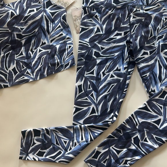 Sage Collective Blue and White Activewear Set - Picture 2 of 11